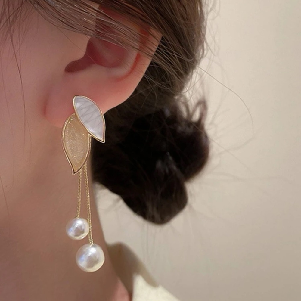 Golden Leaf Cascade Earrings with Faux Pearl Drops – Elegant Statement